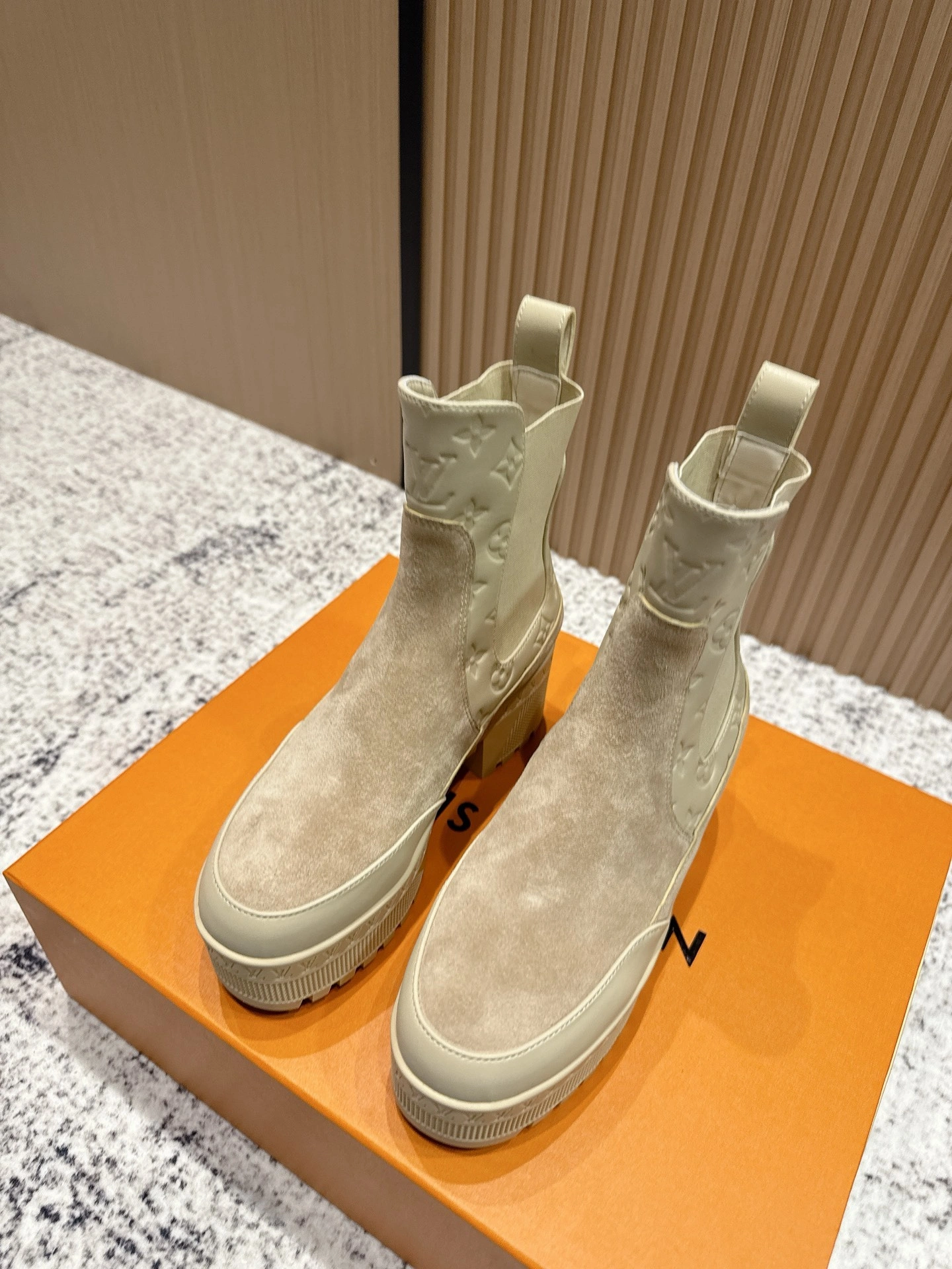COCO-- 8V 1AC7WU cowhide Heel height ：7cm Waterproof：3.5cm item:E-X362J2908